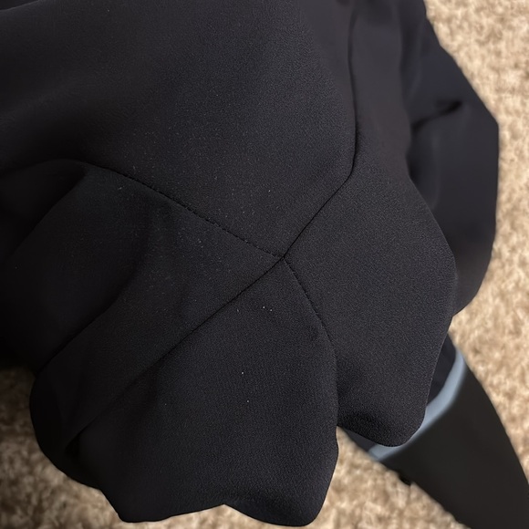 ⭐️3/$20 EXPRESS Navy Blue V-Neck Color Block Top - Picture 13 of 13